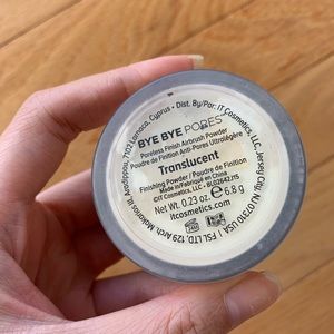 it cosmetics Makeup - Bye Bye Pores Poreless Finish Airbrush Powder it cosmetics Makeup - Bye Bye Pores Poreless Finish Airbrush Powder